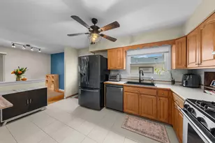 743 Delphia Ave, Elk Grove Village, IL 60007 - Photo 6