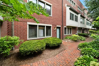 2455 W Ohio Street #8E, Chicago, IL 60612 - Photo 8