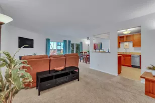 1374 Williamsburg Dr, Schaumburg, IL 60193 - Photo 4