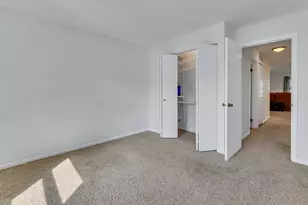 1374 Williamsburg Dr, Schaumburg, IL 60193 - Photo 20