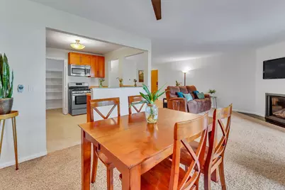 1374 Williamsburg Drive #B1, Schaumburg, IL 60193 - Photo 10