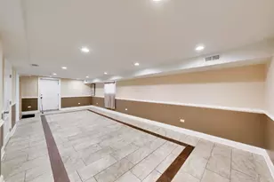 7643 S Eberhart Ave, Chicago, IL 60619 - Photo 30