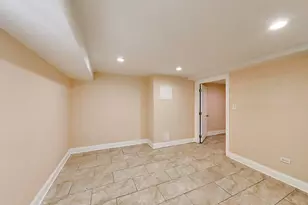 7643 S Eberhart Ave, Chicago, IL 60619 - Photo 32