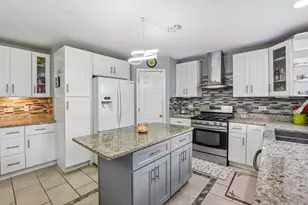 5645 Savoy Dr, Lake in the Hills, IL 60156 - Photo 8