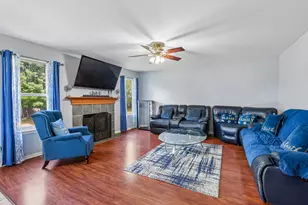 5645 Savoy Dr, Lake in the Hills, IL 60156 - Photo 10