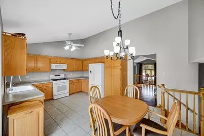 8544 Meadows Edge Trail, Tinley Park, IL 60487 - Photo 12
