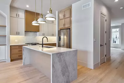 3754 W Sunnyside Avenue, Chicago, IL 60625 - Photo 4