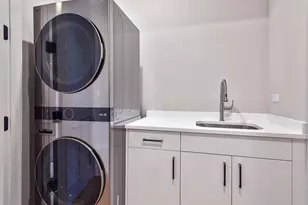 3754 W Sunnyside Ave, Chicago, IL 60625 - Photo 18