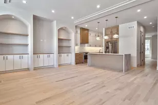 3754 W Sunnyside Ave, Chicago, IL 60625 - Photo 2