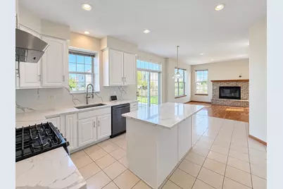 247 Alyssum Court, Romeoville, IL 60446 - Photo 4