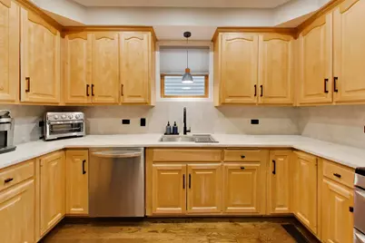 3242 N Leavitt Street, Chicago, IL 60618 - Photo 8