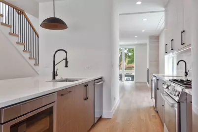 5000 W Argyle Street, Chicago, IL 60630 - Photo 4