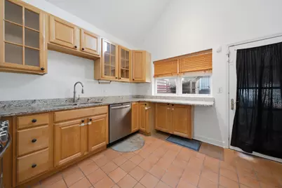 2100 N Damen Avenue #2R, Chicago, IL 60647 - Photo 4