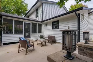 2202 Hedgewood Dr, Bloomington, IL 61704 - Photo 30