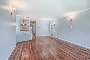 2741 W Chase Ave, Chicago, IL 60645 - Photo 4