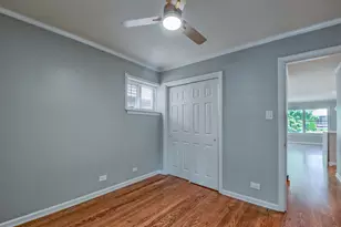 2741 W Chase Ave, Chicago, IL 60645 - Photo 8