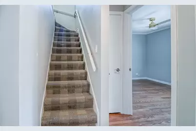 2741 W Chase Avenue, Chicago, IL 60645 - Photo 12