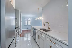 2741 W Chase Ave, Chicago, IL 60645 - Photo 6