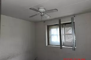 9126 S Buffalo Ave, Chicago, IL 60617 - Photo 8