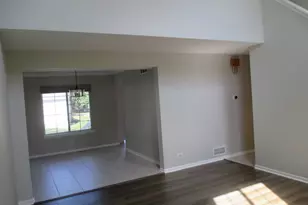 500 Rose Ln, Bartlett, IL 60103 - Photo 8