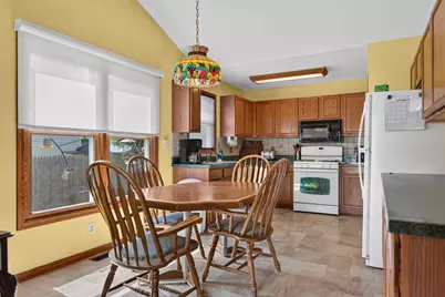 2400 Winfield Lane, Belvidere, IL 61008 - Photo 12