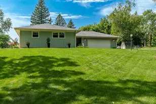 12632 N Gate Rd, Roscoe, IL 61073 - Photo 4