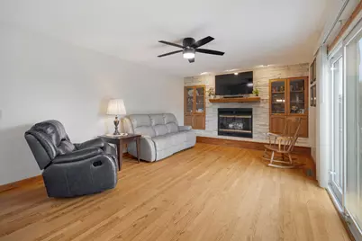 15N133 Shirewood Farm Road, Hampshire, IL 60140 - Photo 6