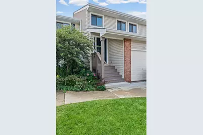 133 Autumn Court #133, Buffalo Grove, IL 60089 - Photo 1