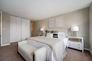 655 W Irving Park Rd, Chicago, IL 60613 - Photo 12