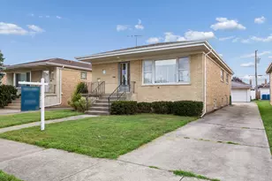 648 Escanaba Ave, Calumet City, IL 60409 - Photo 2