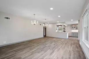 3001 W Chase Ave, Chicago, IL 60645 - Photo 8