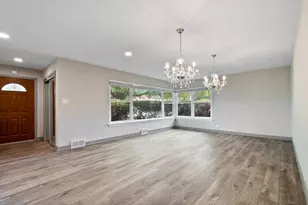 3001 W Chase Ave, Chicago, IL 60645 - Photo 4