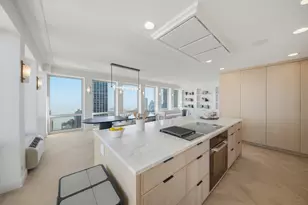 111 E Chestnut St, Chicago, IL 60611 - Photo 12