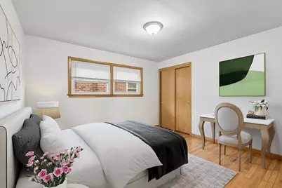 10513 S Avenue E, Chicago, IL 60617 - Photo 6
