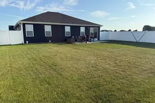 609 34th St, Peru, IL 61354 - Photo 2