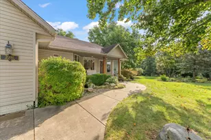 2000 Spruce Ln, Monticello, IL 61856 - Photo 2