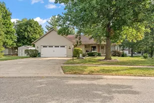 2000 Spruce Ln, Monticello, IL 61856 - Photo 52
