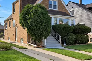 5434 S Neenah Ave, Chicago, IL 60638 - Photo 1