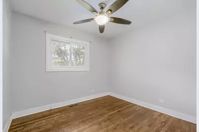 2050 Shepard Road, Hoffman Estates, IL 60169 - Photo 18