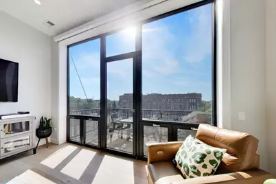 2405 W Iowa Street #402, Chicago, IL 60622 - Photo 4