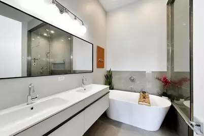 2405 W Iowa Street #402, Chicago, IL 60622 - Photo 14