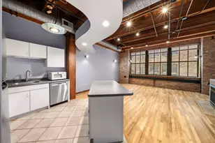 732 S Financial Pl, Chicago, IL 60605 - Photo 10