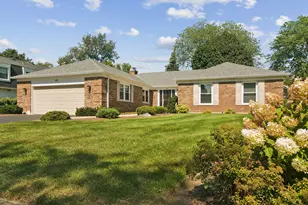 1012 W Mallard Dr, Palatine, IL 60067 - Photo 1