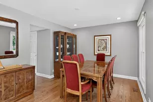 813 Hyde Park Ln, Naperville, IL 60565 - Photo 4