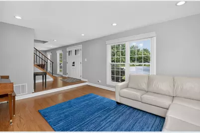 813 Hyde Park Lane, Naperville, IL 60565 - Photo 2