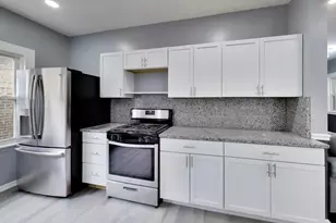 9549 S Calumet Ave, Chicago, IL 60628 - Photo 10