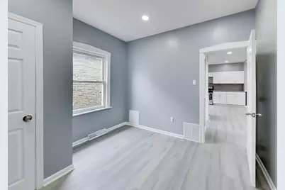 9549 S Calumet Avenue, Chicago, IL 60628 - Photo 16