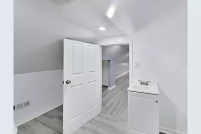 9549 S Calumet Avenue, Chicago, IL 60628 - Photo 20
