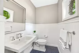 26W530 Prairie Ave, Winfield, IL 60190 - Photo 20