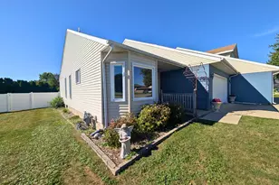 801 W McKinley Rd, Ottawa, IL 61350 - Photo 2